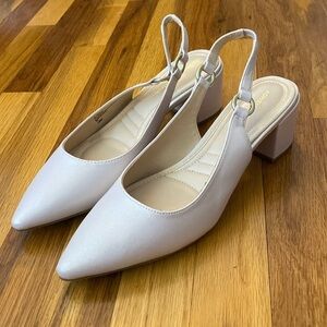 Adrienne Vittadini Women’s Cream Sparkly Chunky Heels Size 10